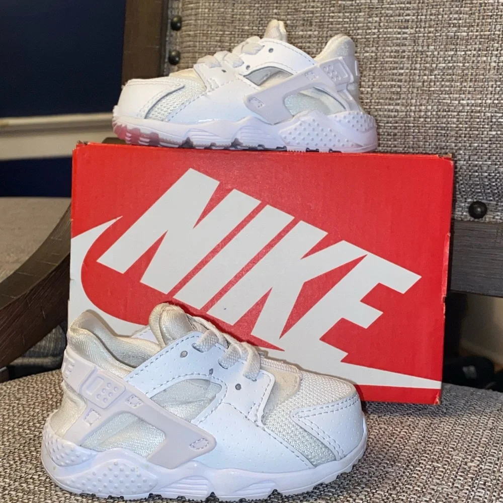 Kids Nike Huarache shoes size 5c - Picture 1 of 7